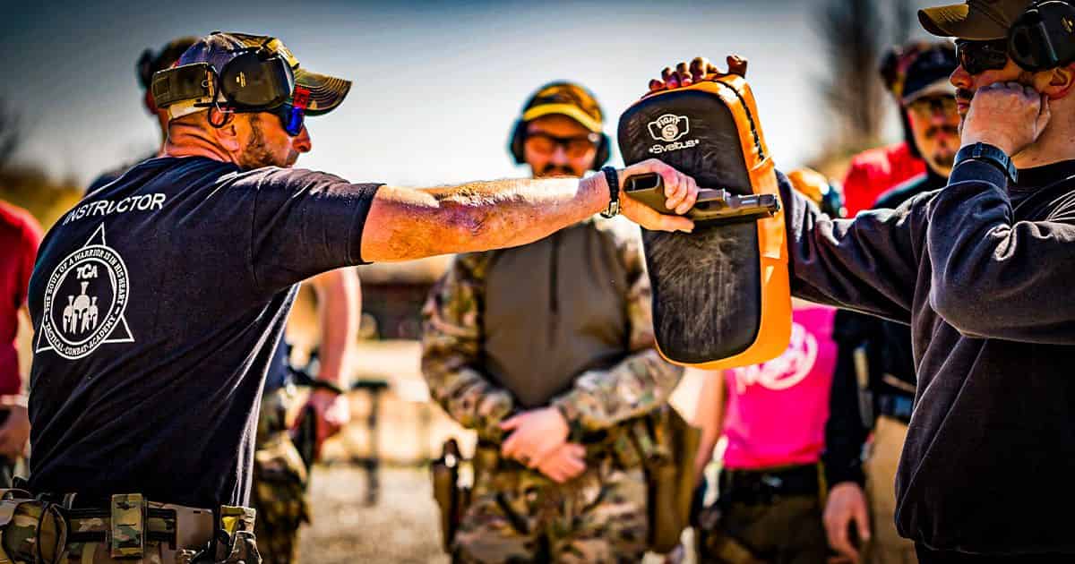 Pištoľ : Vymanenie zbrane v krízových situáciach